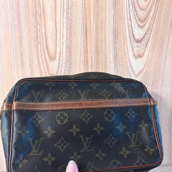 Auth LOUIS VUITTON Monogram Compiegne 23 Clutch Bag - Picture 3 of 15